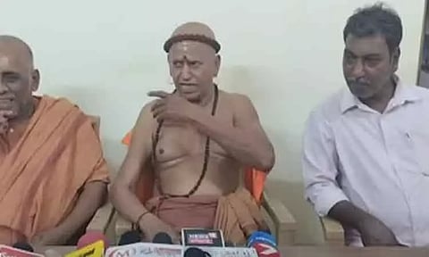 'ஆங்கில வழி பள்ளிகளை மூட வேண்டும்' - மதுரை ஆதீனம் பேச்சு