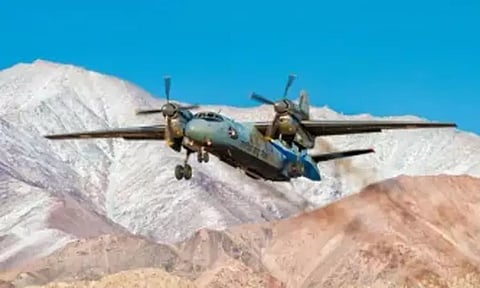 ஒரே நாளில் 2 முறை விபத்தில் சிக்கிய இந்திய விமான படை விமானங்கள்