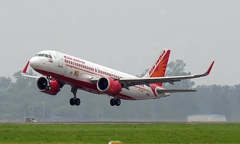 அமெரிக்கா புறப்பட்ட ஏர் இந்தியா விமானத்திற்கு வெடிகுண்டு மிரட்டல்; அவசர அவசரமாக தரையிறக்கம்