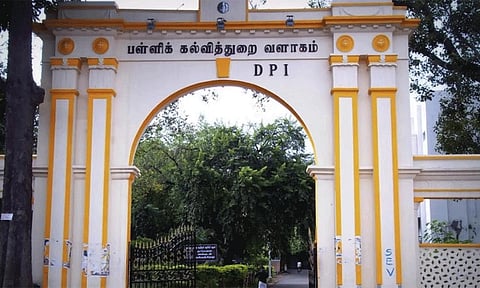 பாலியல் புகாரில் சிக்கிய ஆசிரியர்கள் உள்பட 23 பேர் டிஸ்மிஸ்: பள்ளிக்கல்வித்துறை அதிரடி