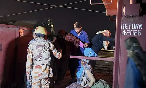 ரெயிலை கடத்திய பயங்கரவாதிகளிடம் இருந்து பயணிகளை மீட்டது எப்படி? பாகிஸ்தான் ராணுவம் கூறிய திக்..திக்..அனுபவம்