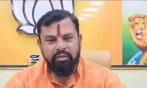 ஆட்சிக்கு வந்தால் ஒவைசியை நாடு கடத்துவோம்: ஐதராபாத் பாஜக எம்எல்ஏ சர்ச்சை பேச்சு