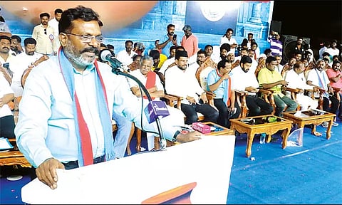 ஒரு நடிகரின் பின்னால் ஆட்டு மந்தைபோல் திரும்பும் இளைஞர்கள் விசிகவுக்கு தேவை இல்லை: திருமாவளவன்