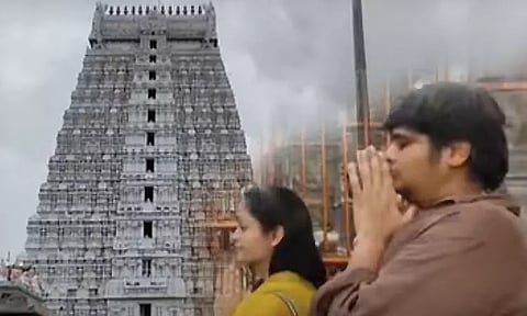 Karthik Subbaraj had darshan of Lord Shiva at Annamalaiyar Temple