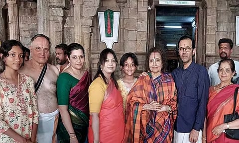 ஸ்ரீரங்கம் கோவிலில் நடிகை வைஜெயந்திமாலா சாமி தரிசனம்