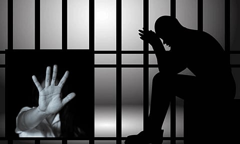 போதையில் நடந்த கொடூரம்: பெண் சப்-இன்ஸ்பெக்டரை பலாத்காரம் செய்ய முயன்ற சப்-இன்ஸ்பெக்டர்