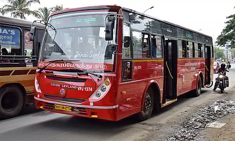 சென்னை-மும்பை இன்று மோதல் - மாநகரப் பஸ்களில் இலவச பயணம்