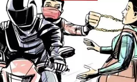 சென்னையில் ஒரு மணி நேரத்தில் 7 இடங்களில் செயின் பறிப்பு: ஏர்போர்ட்டில் இருவர் கைது