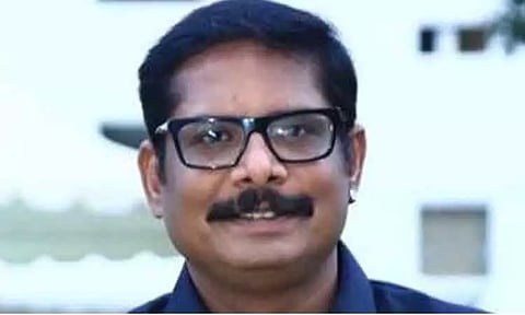 இயக்குனர் பாரதிராஜாவின் மகன் மனோஜ் மாரடைப்பால் காலமானார்