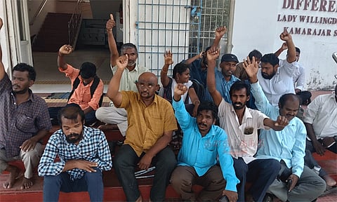 அரசாங்கமே எங்கள் மீது கருணை காட்டாவிட்டால் யார் காட்டுவார்கள்..? - மாற்றுத் திறனாளிகள் வேதனை