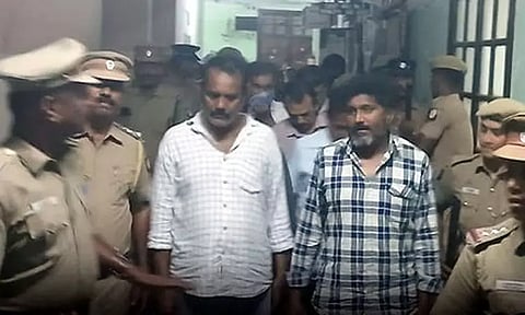 தங்கக் கட்டிகள் கொள்ளையடிக்கப்பட்ட வழக்கில் 22 ஆண்டுகளுக்கு பிறகு தீர்ப்பு