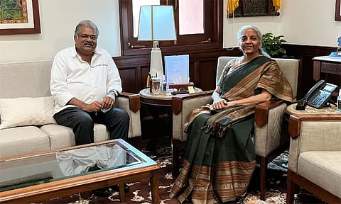 நிதி மந்திரி நிர்மலா சீதாராமனுடன் த.மா.கா. தலைவர் ஜி.கே. வாசன் சந்திப்பு