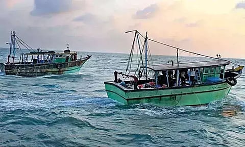 ராமேசுவரம் மீனவர்கள் 11 பேர் கைது: இலங்கை கடற்படை தொடர் அட்டூழியம்