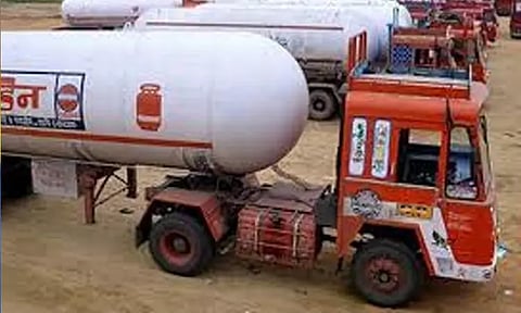 டேங்கர் லாரி ஸ்டிரைக் விவகாரம்; கோவையில் பேச்சுவார்த்தை தொடக்கம்