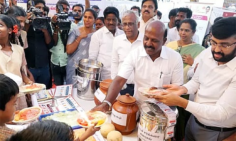 சென்னையில் வெப்ப அலை பாதிப்பு விழிப்புணர்வு நிகழ்ச்சி - மா.சுப்பிரமணியன் தொடங்கி வைத்தார்