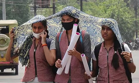 கடும் வெயில்: மராட்டியத்தில் பள்ளி வேலை நேரம் மாற்றம்