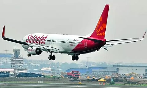 ஜெய்ப்பூரில் இருந்து சென்னை வந்த விமானத்தின் டயர் வெடித்ததால் பரபரப்பு