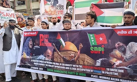 மராட்டியம்: பாலஸ்தீனத்திற்கு ஆதரவாக போராட்டம் நடத்தியவர்கள் மீது வழக்குப்பதிவு