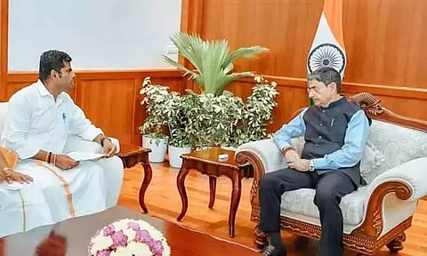 கவர்னர் ஆர்.என்.ரவிக்கு அண்ணாமலை பிறந்தநாள் வாழ்த்து