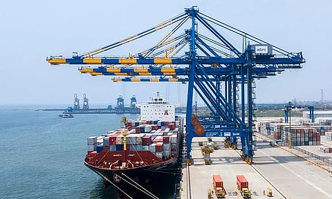 சரக்குகளை கையாளுவதில் சென்னை, எண்ணூர் காமராஜர் துறைமுகங்கள் சாதனை