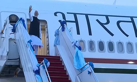 தாய்லாந்தில் இருந்து இலங்கை புறப்பட்டார் பிரதமர் மோடி