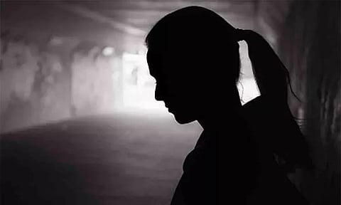 வீட்டில் வகுப்பு எடுப்பது போல் பாலியல் தொல்லையா..? - பேராசிரியர்கள் மீது பரபரப்பு புகார்