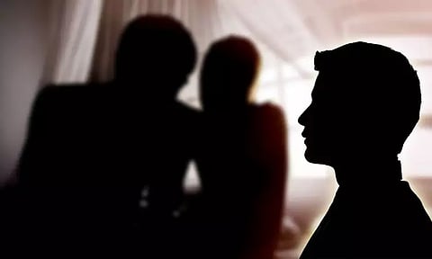 மனைவியின் அக்காளுடன் உல்லாசமாக இருந்த கணவர்.... அடுத்து நடந்த கொடூரம்