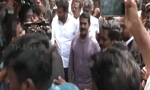 டி.ஐ.ஜி. வருண் குமார் தொடர்ந்த வழக்கு: சீமான் நேரில் ஆஜர்