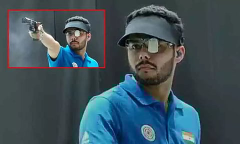 உலக கோப்பை துப்பாக்கி சுடுதல் போட்டி; தங்க பதக்கம் வென்ற சித்து