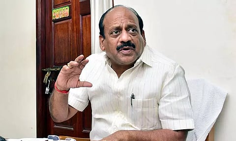 தமிழகத்தில் தொழில் நிறுவனங்கள் மூடப்படுகிறதா? - அமைச்சர் விளக்கம்