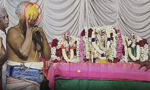 திருக்கல்யாண நிகழ்ச்சியில் மாங்கல்யம் சுற்றி வைத்த தேங்காய் ரூ.52 ஆயிரத்துக்கு ஏலம்