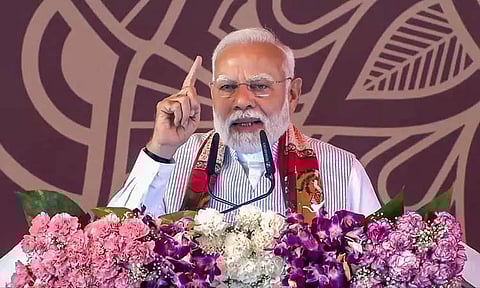 வாரணாசியில் ரூ.3,880 கோடி மதிப்பிலான திட்டங்களுக்கு பிரதமர் மோடி அடிக்கல் நாட்டினார்