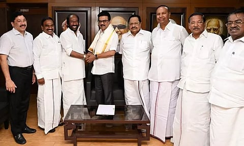 முதல்-அமைச்சருடன் திருச்சி சிவா சந்திப்பு