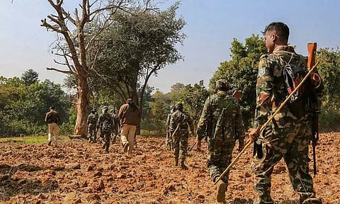 சத்தீஷ்கார் என்கவுன்டர்: 2 நக்சலைட்டுகள் சுட்டுக்கொலை