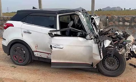 திருவண்ணாமலை: கார் - அரசு பேருந்து நேருக்கு நேர் மோதி விபத்து..4 பேர் உயிரிழப்பு