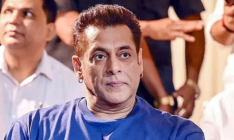 நடிகர் சல்மான்கானுக்கு கொலை மிரட்டல்: குஜராத் வாலிபர் கைது