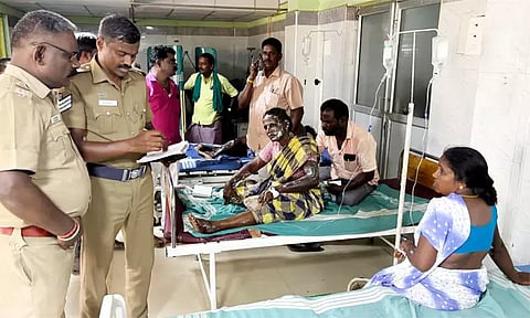 விருத்தாசலம்: பள்ளிக்கூட சமையல் அறையில் சிலிண்டர் வெடித்து விபத்து - 3 பேர் படுகாயம்