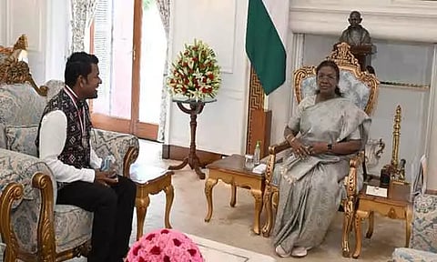 ஜனாதிபதியுடன் மணல் சிற்ப கலைஞர் சுதர்சன் பட்நாயக் சந்திப்பு