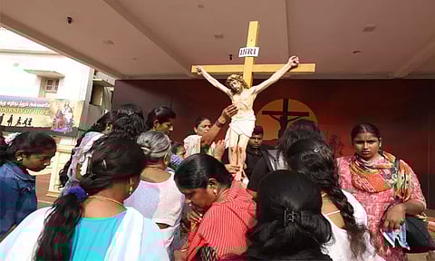 இன்று புனித வெள்ளி: தேவாலயங்களில் சிலுவைப்பாடு நிகழ்ச்சி