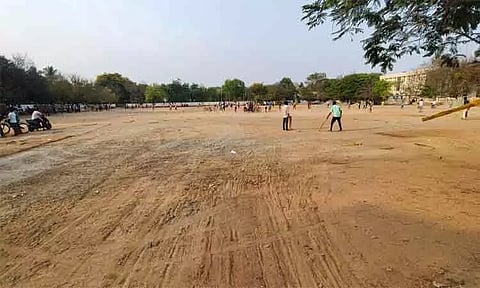 தினத்தந்தி செய்தி எதிரொலி: விளையாட்டு மைதானத்தில் இருந்த கட்டுமான பொருட்கள் அகற்றம்