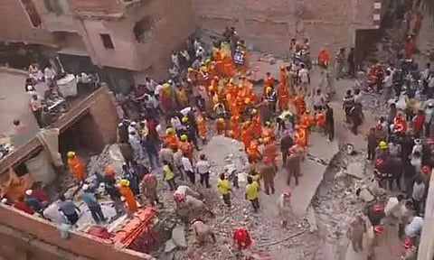 டெல்லி: அடுக்குமாடி கட்டிடம் இடிந்து 4 பேர் பலி