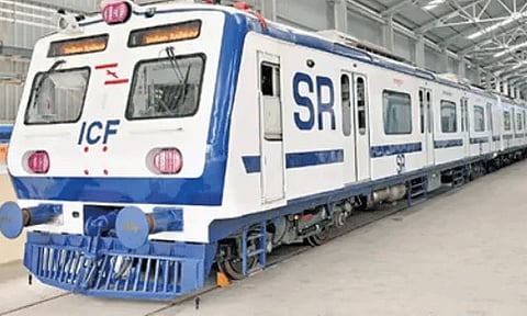 சென்னையின் முதல் ஏசி மின்சார ரெயில் புறப்படும் நேரம் என்ன? கட்டணம் எவ்வளவு?