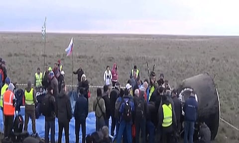 7 மாத விண்வெளி ஆய்வுக்கு பின் பத்திரமாக பூமிக்கு திரும்பிய ரஷிய வீரர்கள்