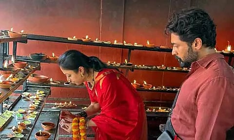 அஸ்ஸாம் காமாக்யா கோவிலில் சூர்யா - ஜோதிகா சாமி தரிசனம்