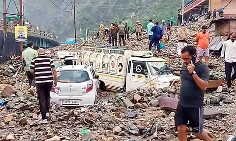 காஷ்மீரில் வெள்ளம், நிலச்சரிவு: பலி எண்ணிக்கை 5 ஆக உயர்வு