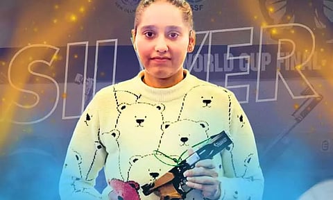 உலகக் கோப்பை துப்பாக்கி சுடுதல்: வெள்ளிப்பதக்கம் வென்ற இந்திய வீராங்கனை