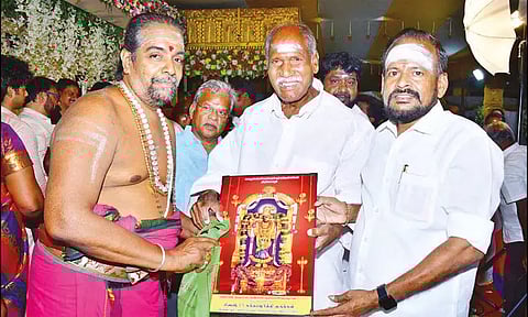 திருக்கடையூர் அமிர்தகடேஸ்வரர் கோவிலில் புதுச்சேரி முதல்-அமைச்சர் ரங்கசாமி தரிசனம்