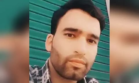 காஷ்மீர்: பயங்கரவாதிகளுடன் போராடி உயிரிழந்த இஸ்லாமிய தொழிலாளி