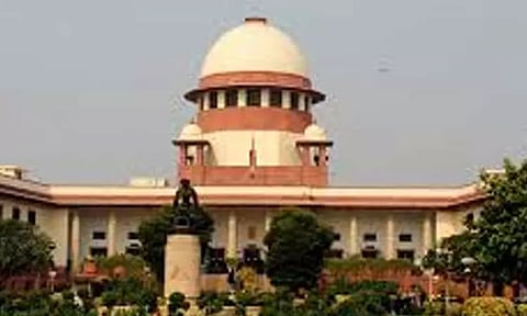 தூத்துக்குடி துப்பாக்கி சூடு : அதிகாரிகள் சொத்து விவர சேகரிப்புக்கு எதிரான மனுவை ஒத்திவைத்தது சுப்ரீம் கோர்ட்டு