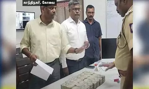 கோவை: பேருந்து நிலையத்தில் கட்டுக்கட்டாக பணம் பறிமுதல்